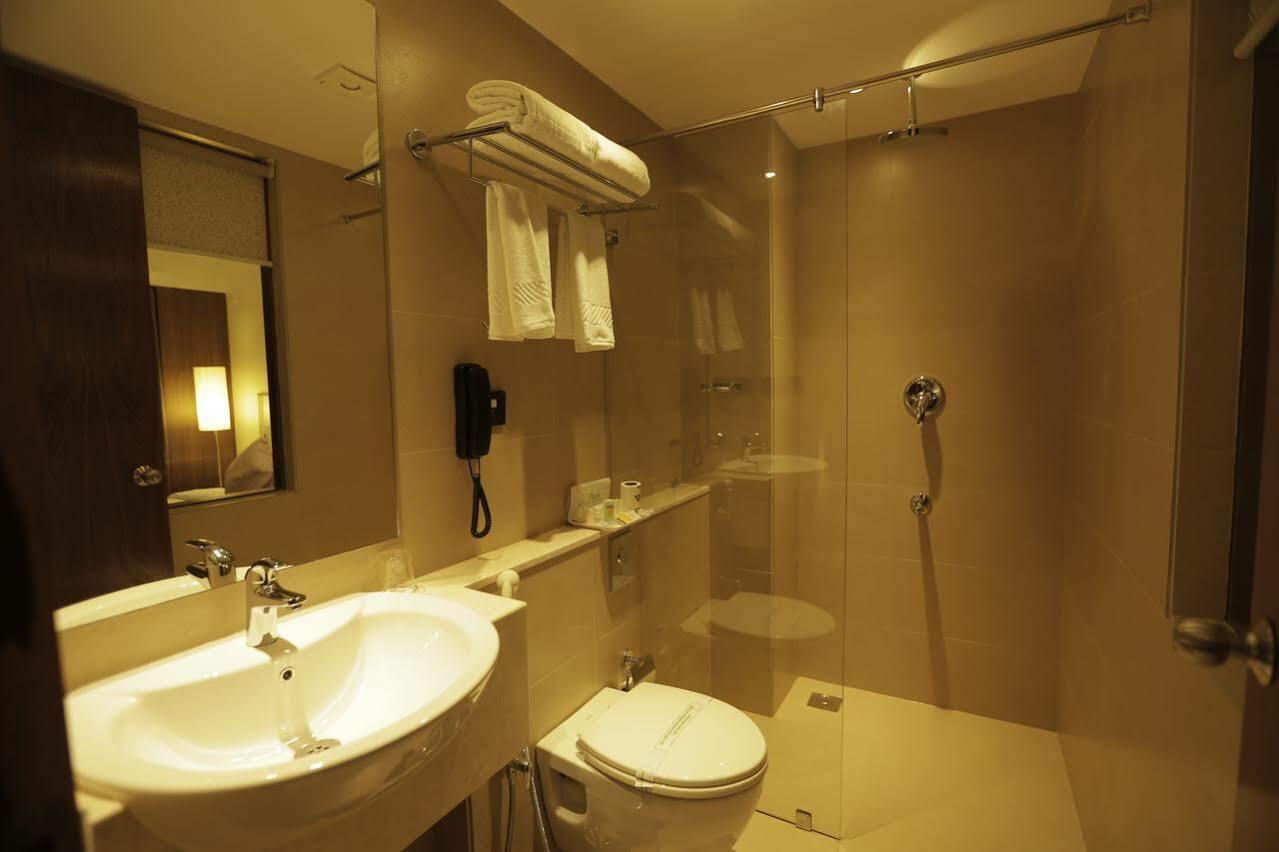 Park Connect Hotel Kochi Kültér fotó